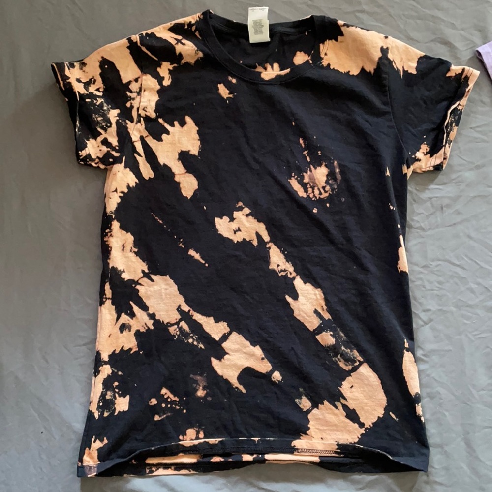 Clearance $7 Women’s medium reverse tie dye tshirt black brown